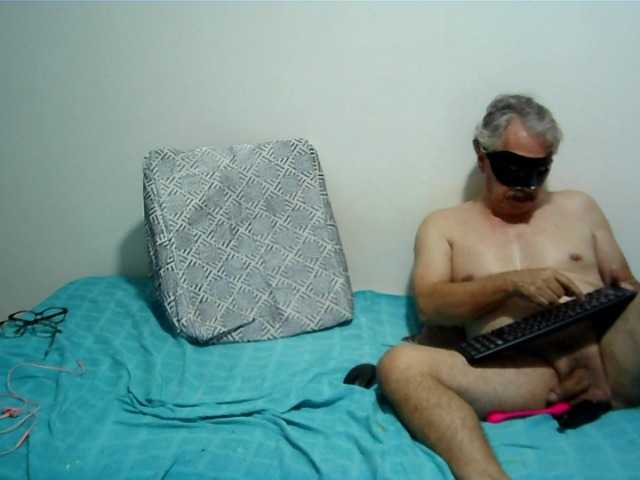 Live sex webcam photo for MatureWild #272233745