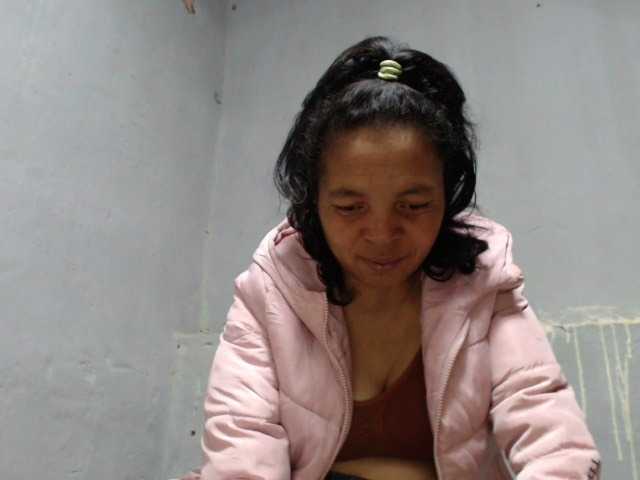 Live sex webcam photo for Maturewoman2 #278002565