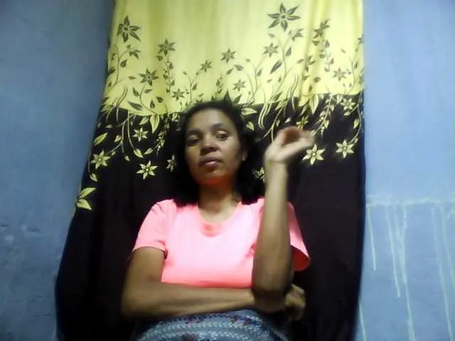 Live sex webcam photo for Maturewoman2 #278099213