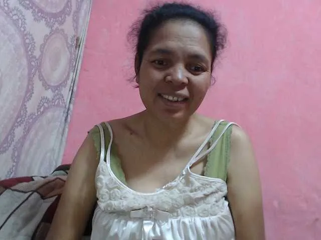 Live sex webcam photo for Maturewoman2 #289556467