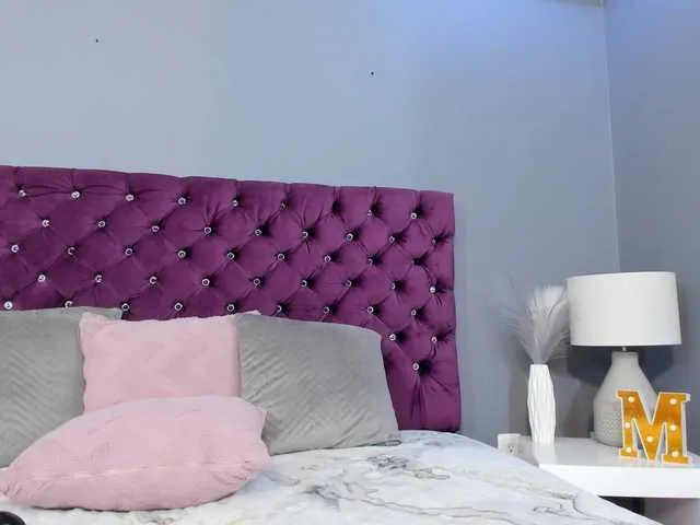 Live sex webcam photo for MauraGray #291182069