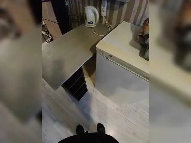 Live sex webcam photo for Max-1990-1 #292061889