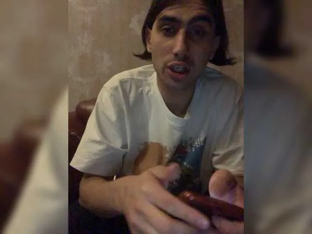 Live sex webcam photo for Max-lion #276448091