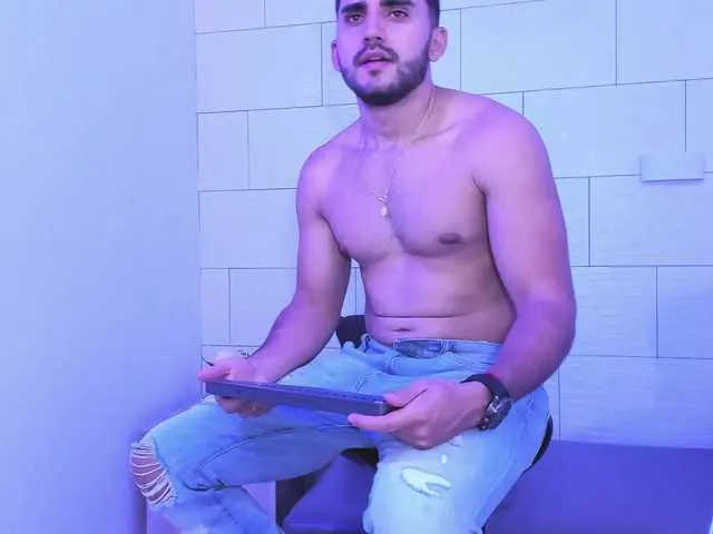 Live sex webcam photo for Max19Oconor #277502075