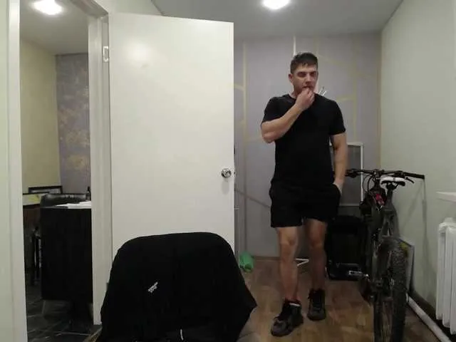 Live sex webcam photo for Max232232 #291388629