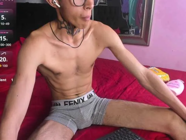 Live sex webcam photo for MaxDominant #291996200