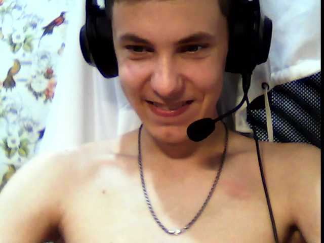 Live sex webcam photo for MaximBuev2 #274178083