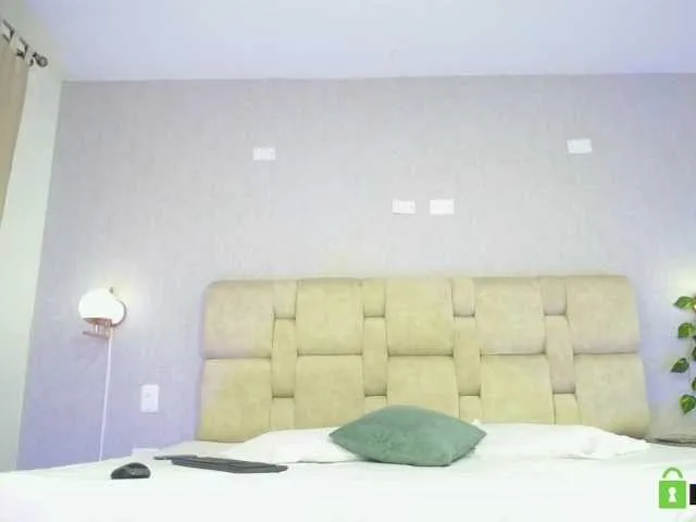 Live sex webcam photo for MaximoLaura #273718820