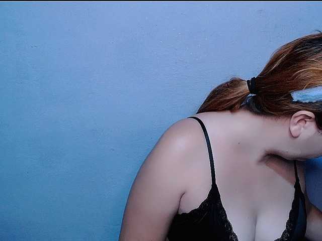 Live sex webcam photo for Maxlayla #292056132