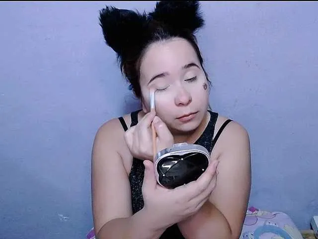 Live sex webcam photo for Maxlayla #292389457