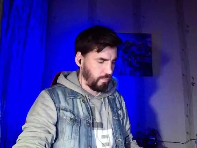 Live sex webcam photo for MaxmarkArt #290596215