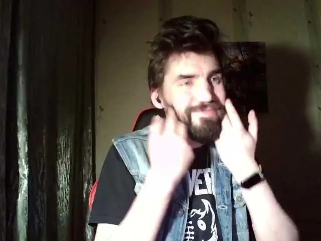 Live sex webcam photo for MaxmarkArt #290643216