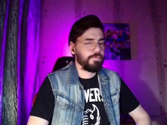 Live sex webcam photo for MaxmarkArt #290677489