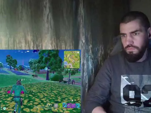 Live sex webcam photo for MaxmarkArt #290899150