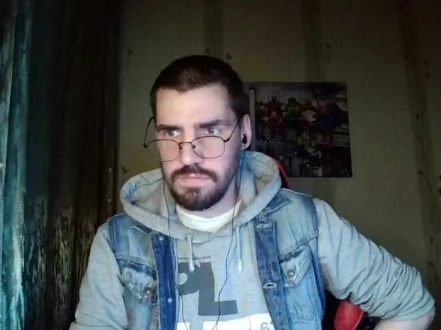 Live sex webcam photo for MaxmarkArt #291022841