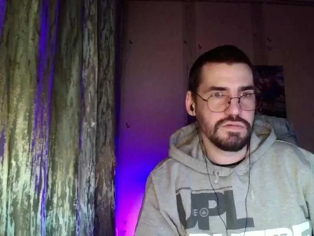 Live sex webcam photo for MaxmarkArt #291235076