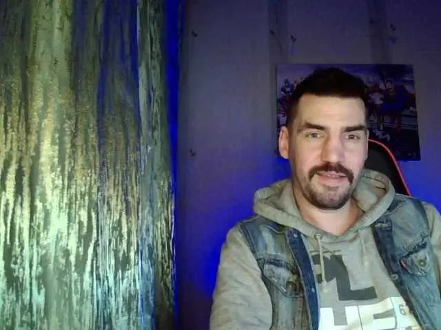 Live sex webcam photo for MaxmarkArt #292056337