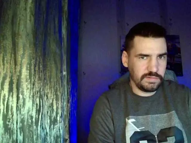 Live sex webcam photo for MaxmarkArt #292089917