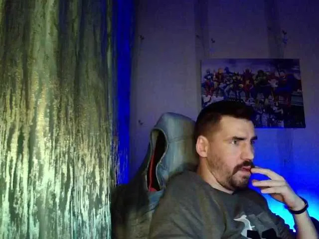 Live sex webcam photo for MaxmarkArt #292103321