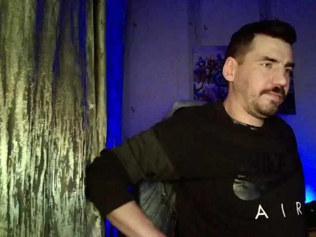 Live sex webcam photo for MaxmarkArt #292150716