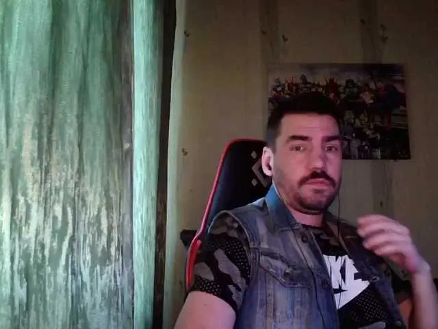 Live sex webcam photo for MaxmarkArt #292155033