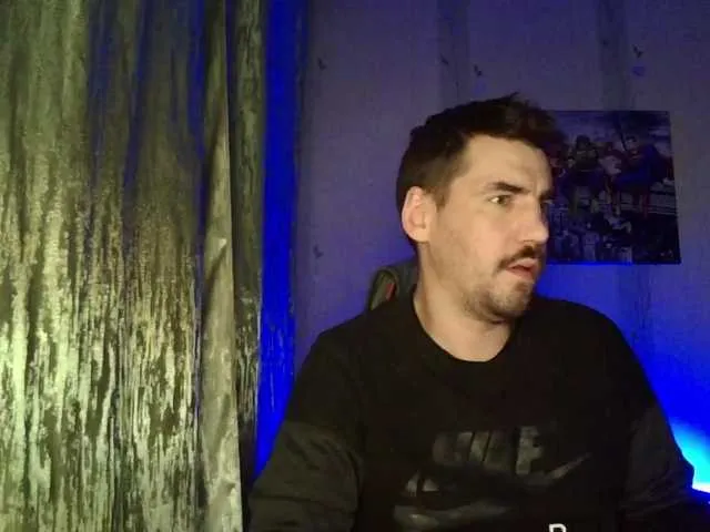 Live sex webcam photo for MaxmarkArt #292263190