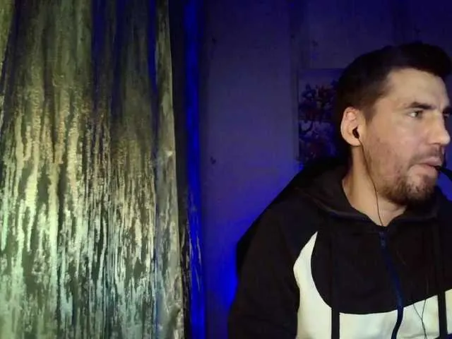 Live sex webcam photo for MaxmarkArt #292311365