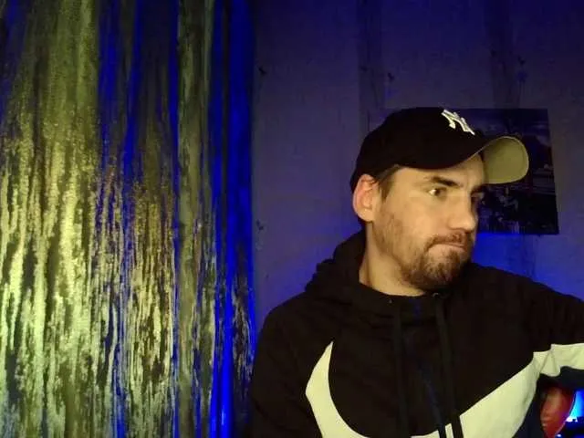 Live sex webcam photo for MaxmarkArt #292399928