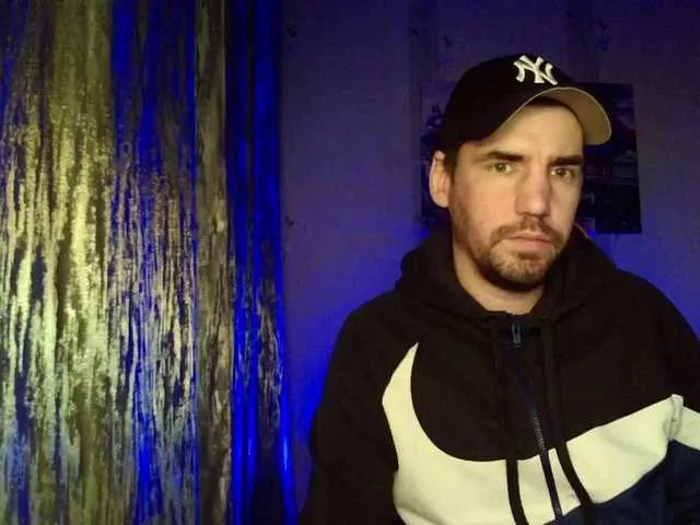 Live sex webcam photo for MaxmarkArt #292404991