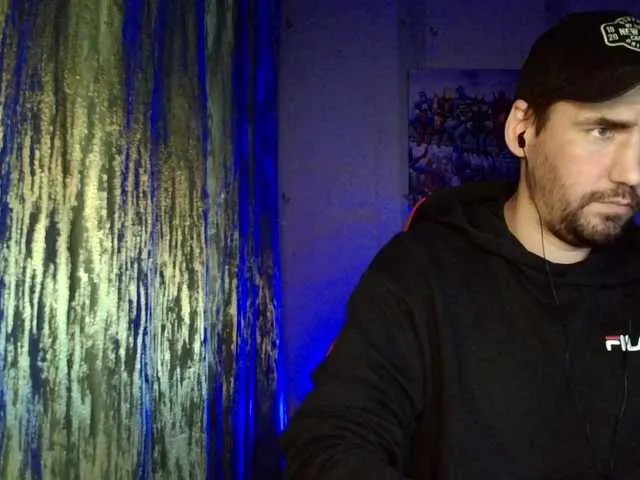 Live sex webcam photo for MaxmarkArt #292412338