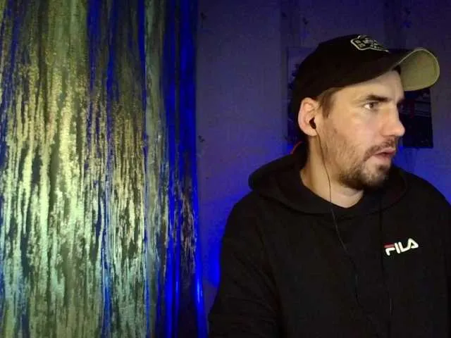 Live sex webcam photo for MaxmarkArt #292414098