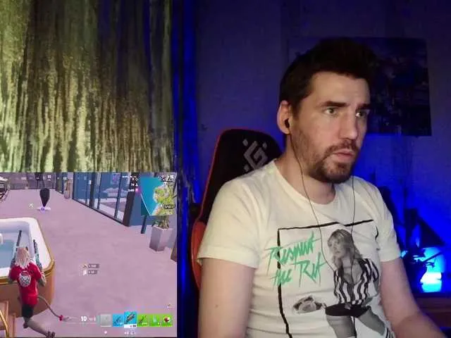 Live sex webcam photo for MaxmarkArt #292426068