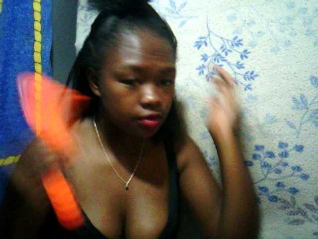 Live sex webcam photo for May-sexy #275595412