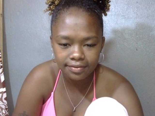 Live sex webcam photo for May-sexy #276437829