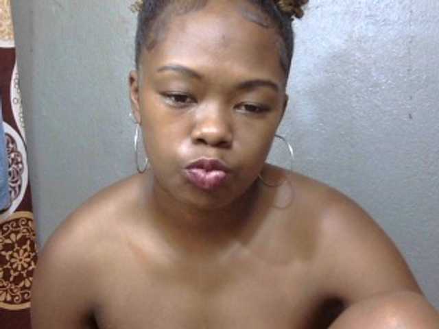 Live sex webcam photo for May-sexy #277303474