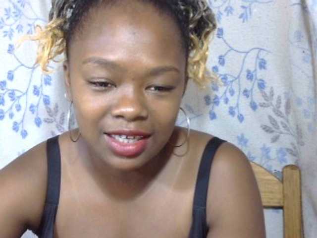 Live sex webcam photo for May-sexy #277560195