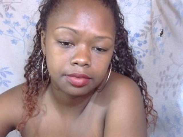 Live sex webcam photo for May-sexy #277937896