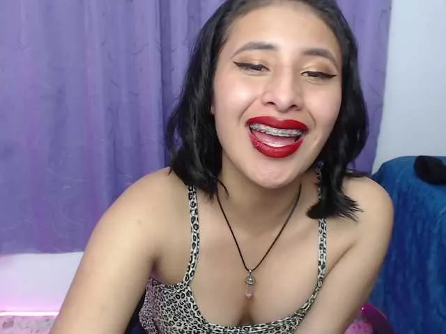 Live sex webcam photo for Maya-Dicknson #272772411