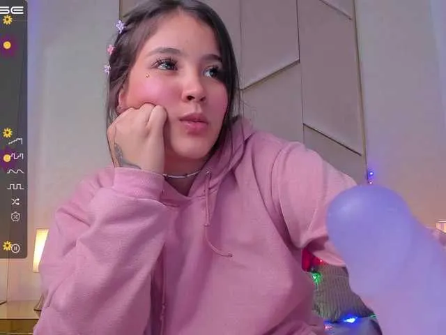 Live sex webcam photo for Maya-Foxx1 #276059733