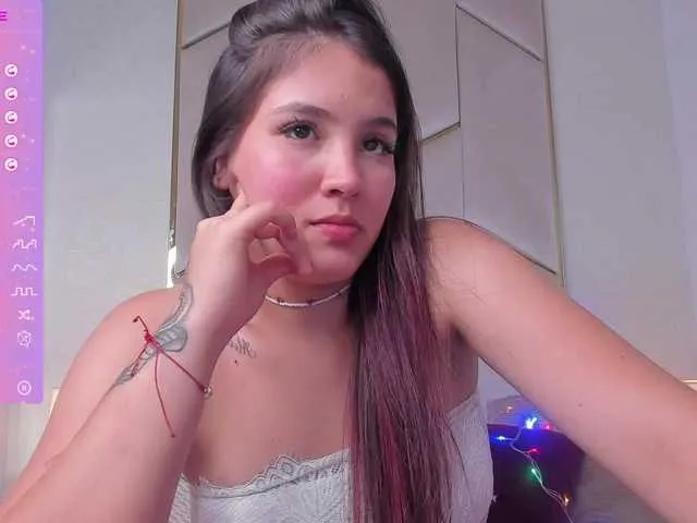 Live sex webcam photo for Maya-Foxx1 #276069317
