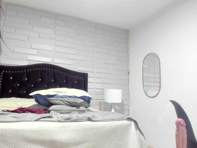 Live sex webcam photo for Maya-X #272350340