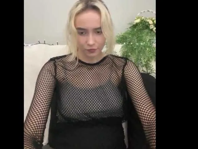 Live sex webcam photo for MayaAlone #276124332