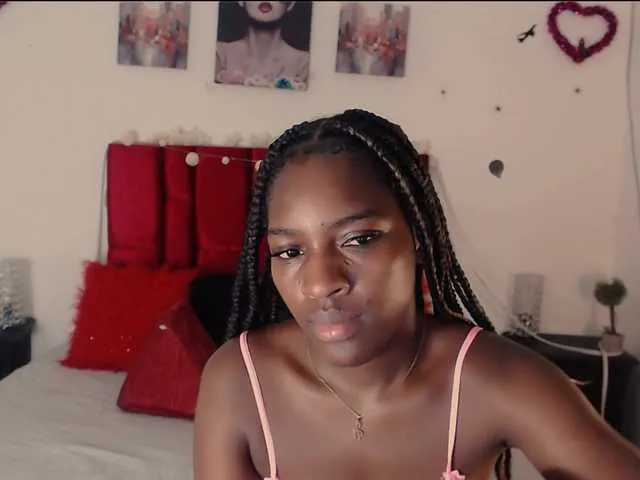 Live sex webcam photo for MayaBrownn #277796237