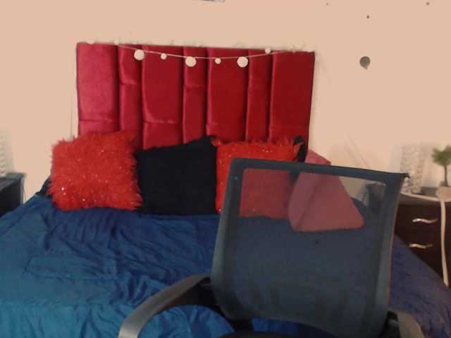 Live sex webcam photo for MayaBrownn #277828921