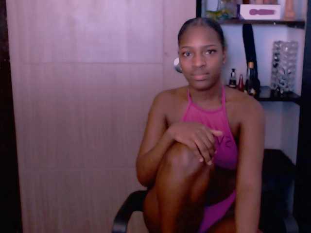 Live sex webcam photo for MayaBrownn #278061205