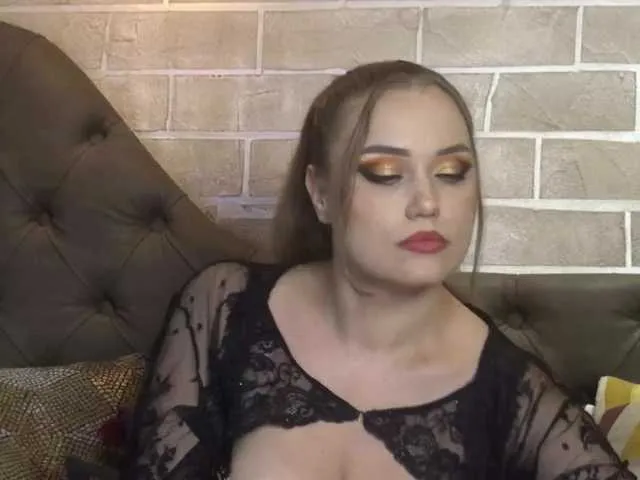 Live sex webcam photo for MayaFinn #275601999