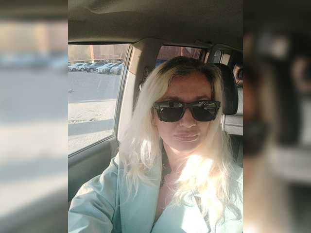 Live sex webcam photo for MayaMonroe #277919113