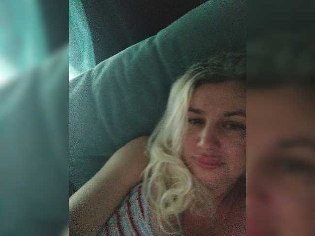 Live sex webcam photo for MayaMonroe #277946267