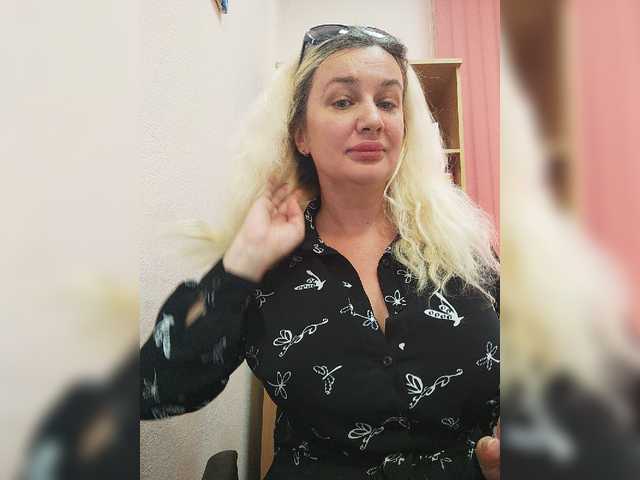 Live sex webcam photo for MayaMonroe #277956642