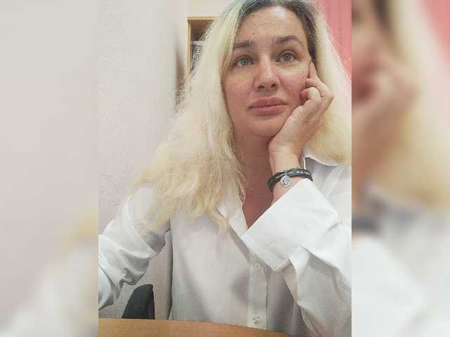 Live sex webcam photo for MayaMonroe #277977426